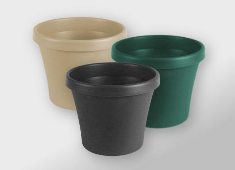 3 plastic pots